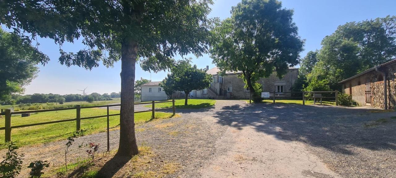 Le Logis Des Chons A La Campagne A Saint Hilaire Du Bois - Lys Haut Layon Le Plessis  Kültér fotó